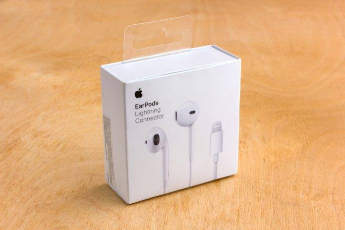 Shop the Best-Selling Apple EarPods with Lightning Connector